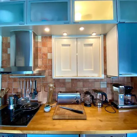 Apartment, View Over The Roofs For The Sunrise * ヘルシンキ